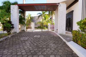 Spaces Private Parking villa alijah cancun
